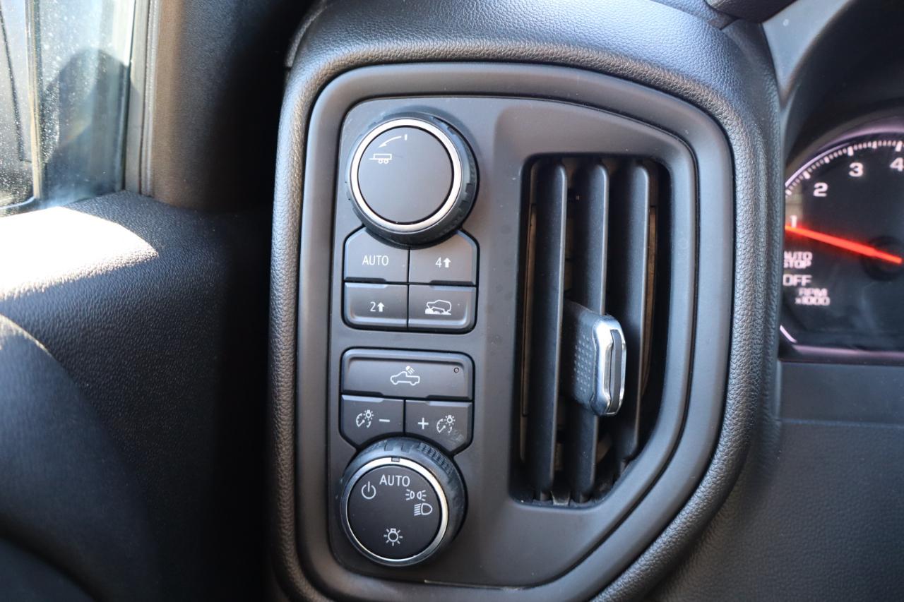 Chevrolet Silverado photo 23