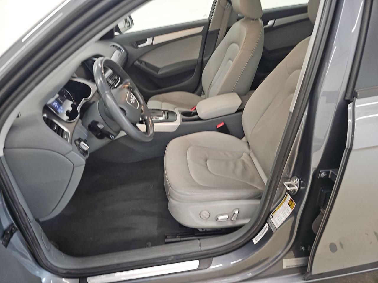 Audi A4 2.0T Sedan quattro Tiptronic 2014