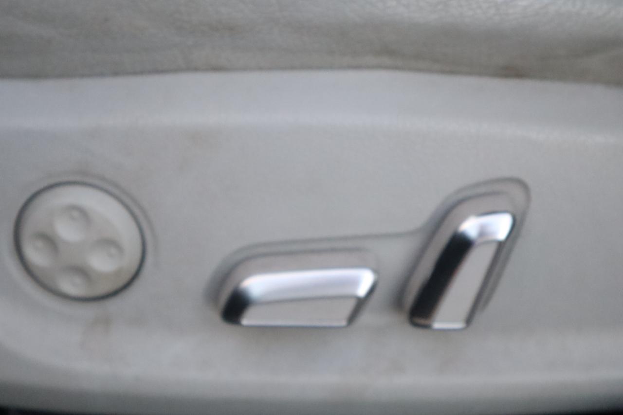 Audi A4 2.0T Sedan quattro Tiptronic 2014