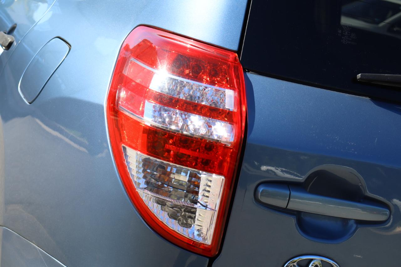 Toyota RAV4 Base I4 4WD 2010
