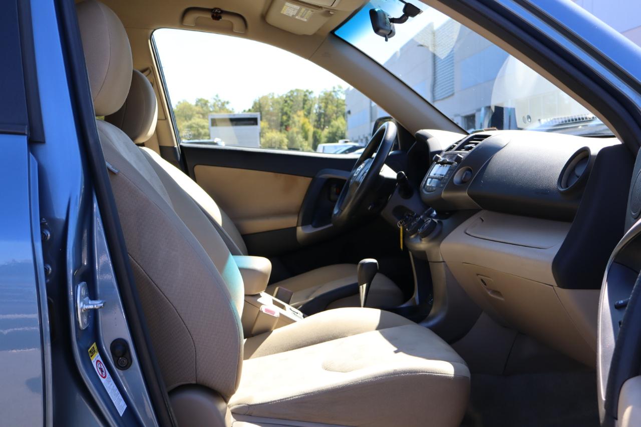 Toyota RAV4 Base I4 4WD 2010