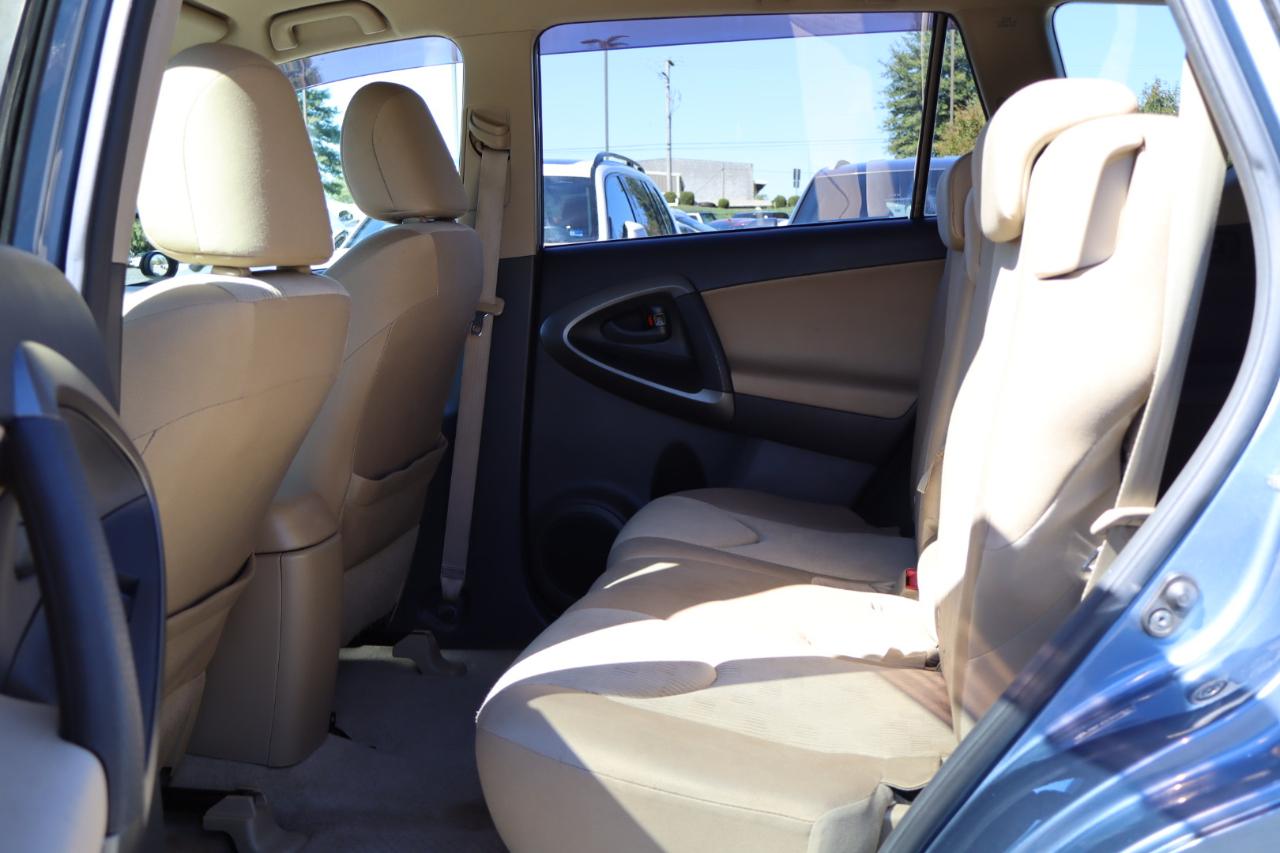 Toyota RAV4 Base I4 4WD 2010