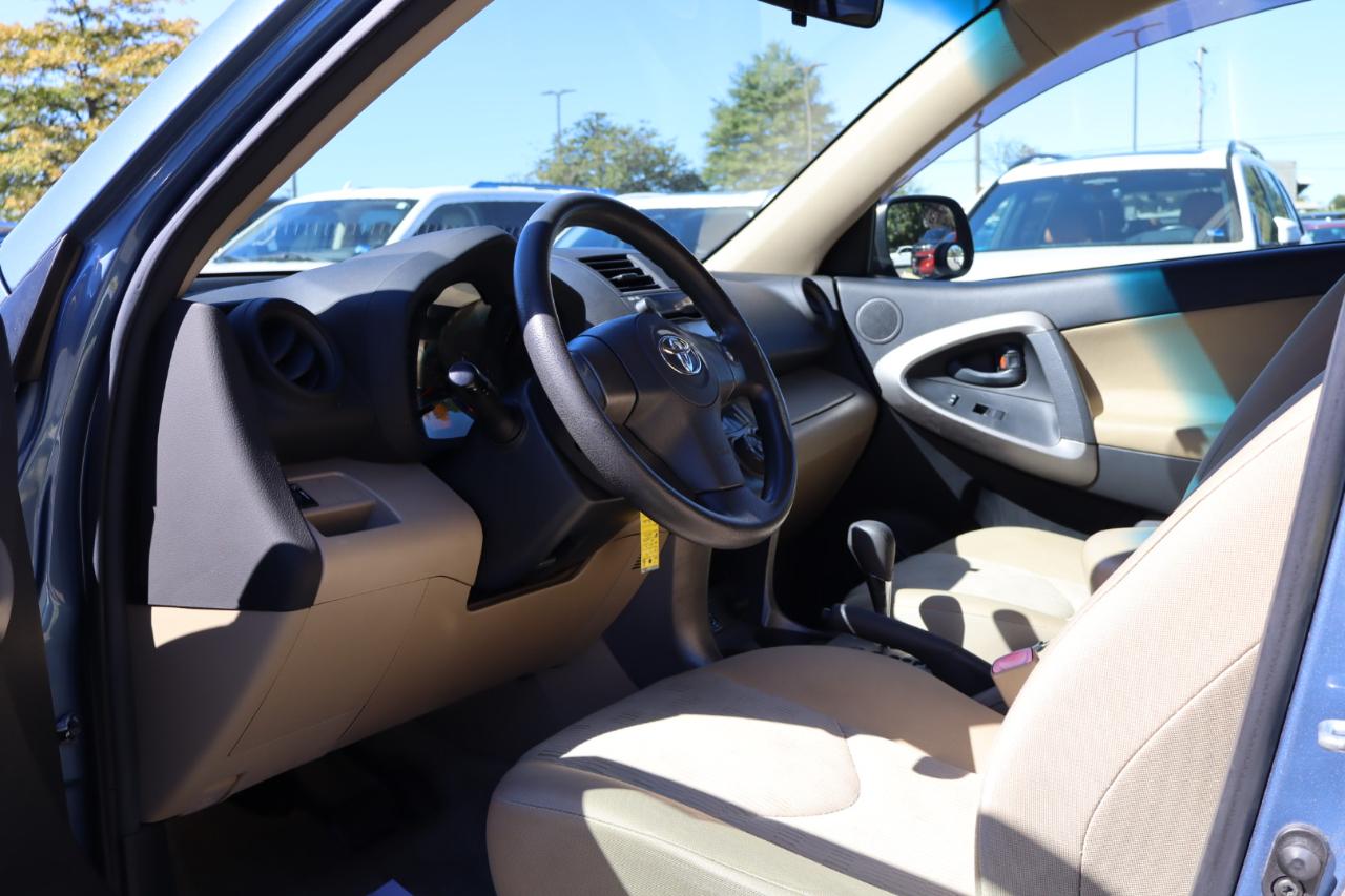 Toyota RAV4 Base I4 4WD 2010