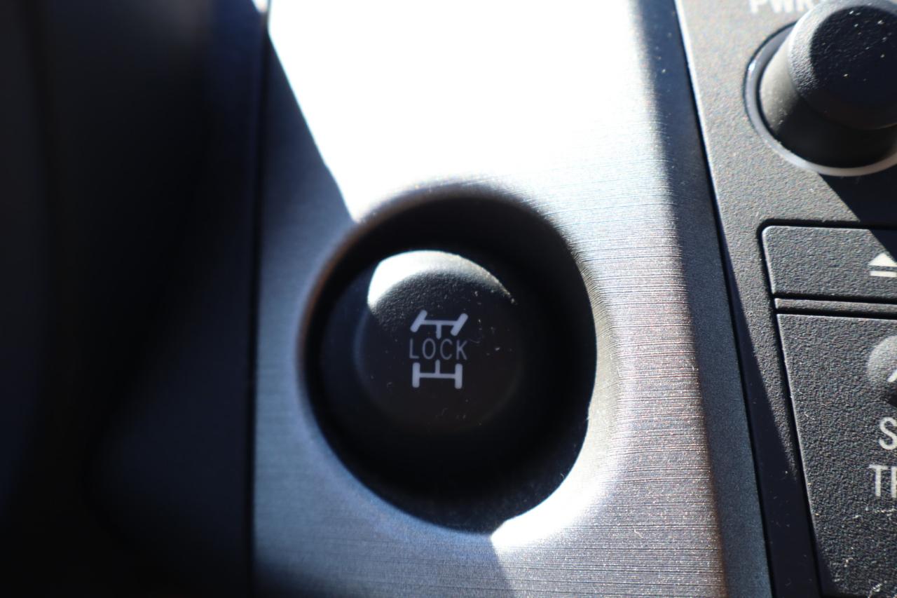 Toyota RAV4 Base I4 4WD 2010