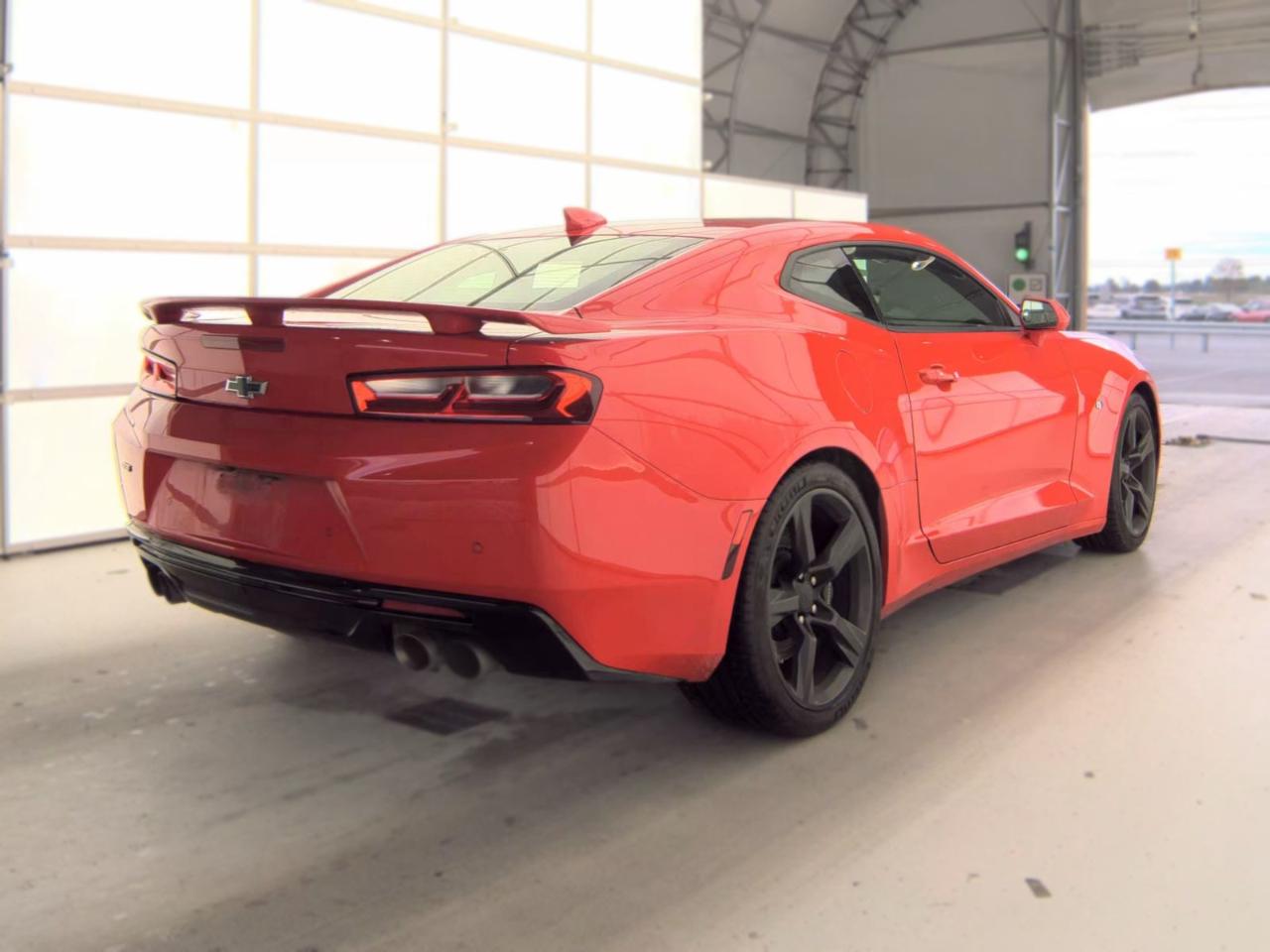 Chevrolet Camaro photo 2