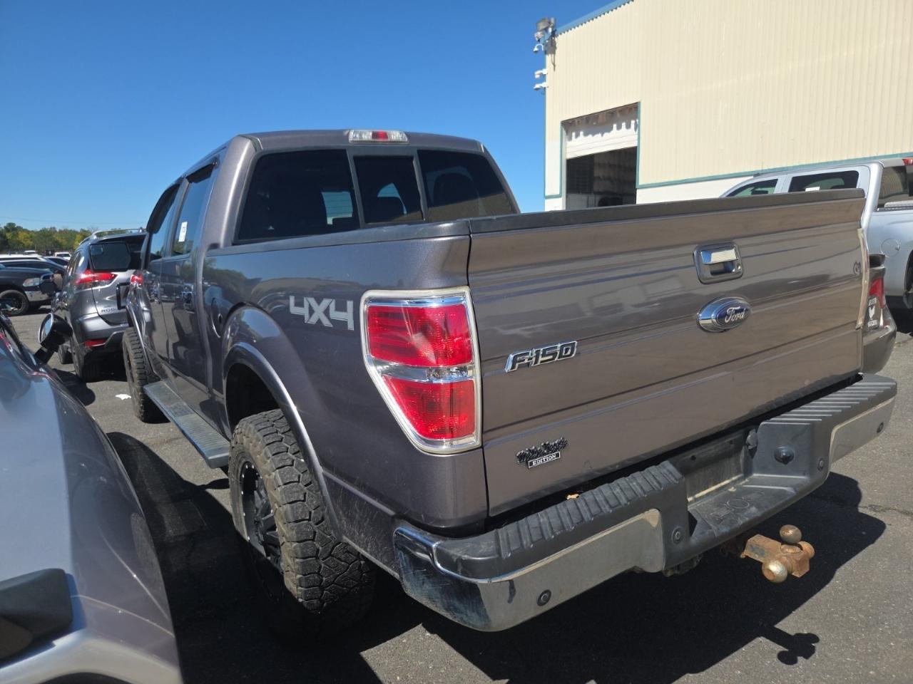 Ford F-150 photo 2