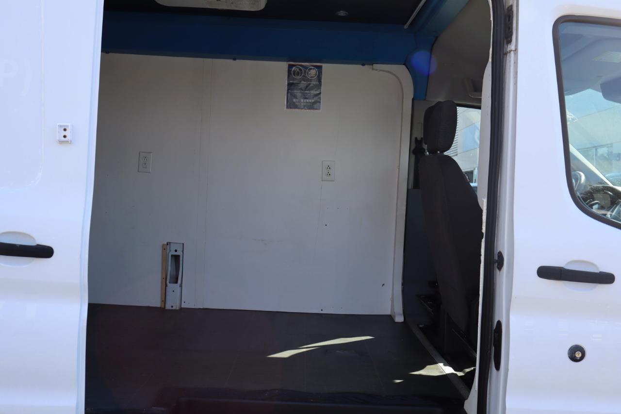 Ford Transit 250 Van Med. Roof w/Sliding Pass. 148-in. WB 2017