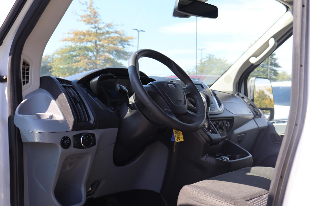 Ford Transit 250 Van Med. Roof w/Sliding Pass. 148-in. WB 2017