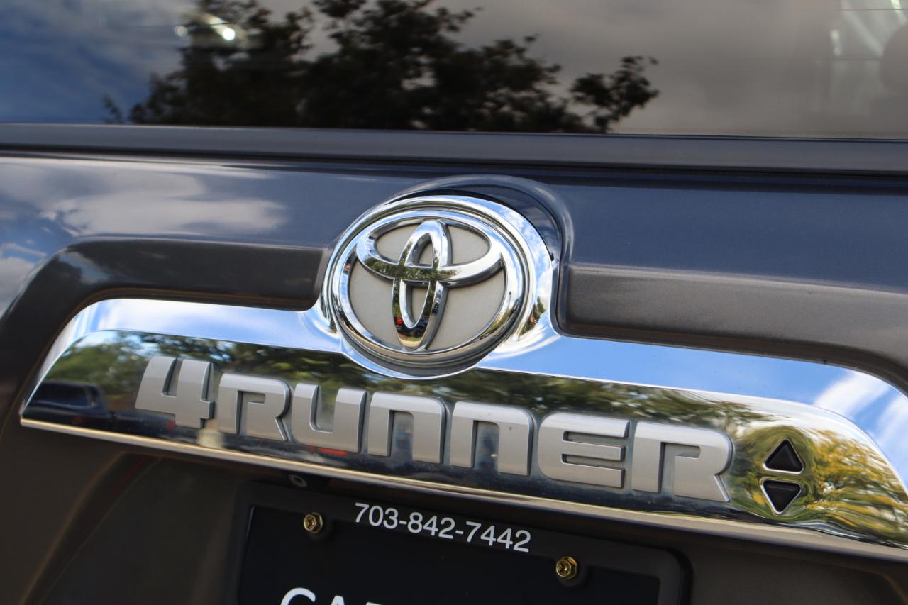 Toyota 4Runner SR5 4WD 2011
