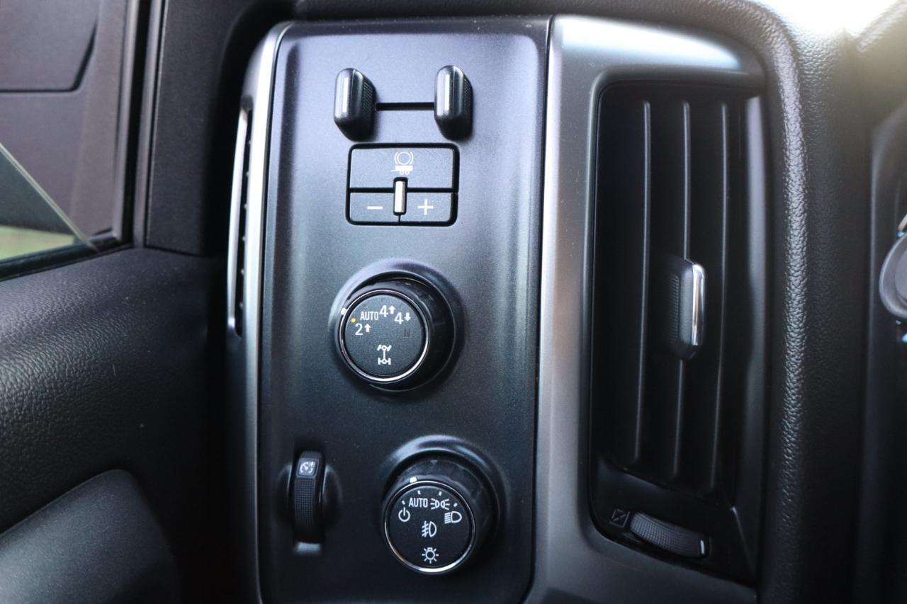 Chevrolet Silverado LD photo 24