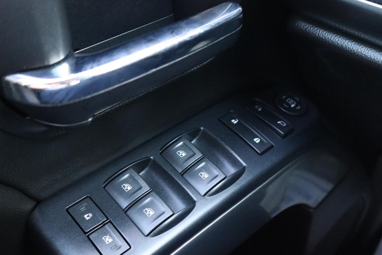 Chevrolet Silverado LD photo 25