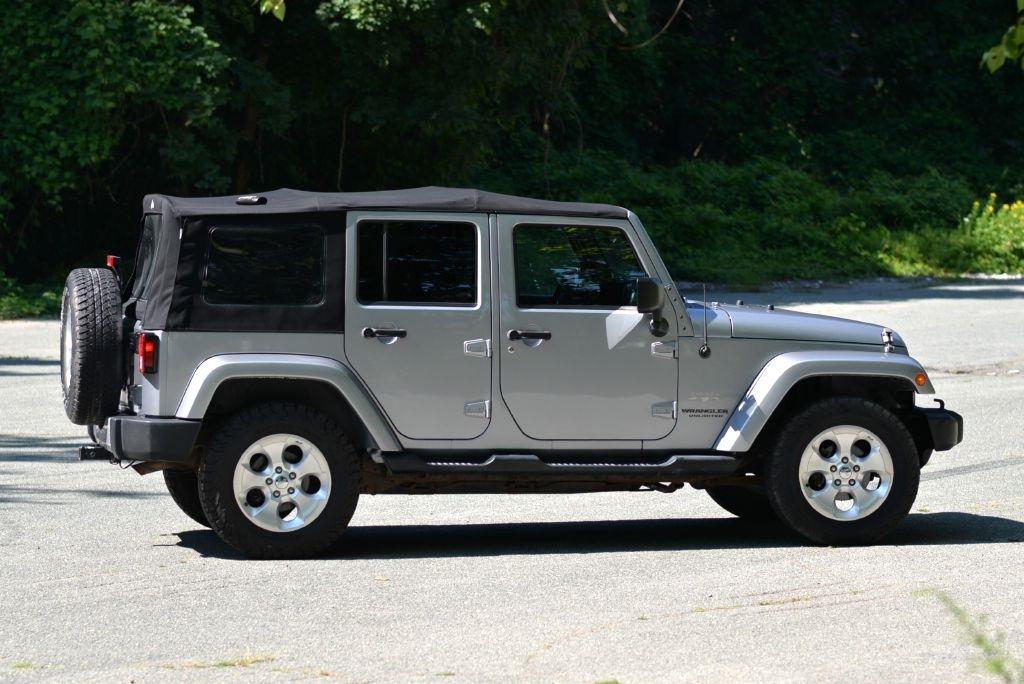 Jeep Wrangler Unlimited Sahara 4WD 2013