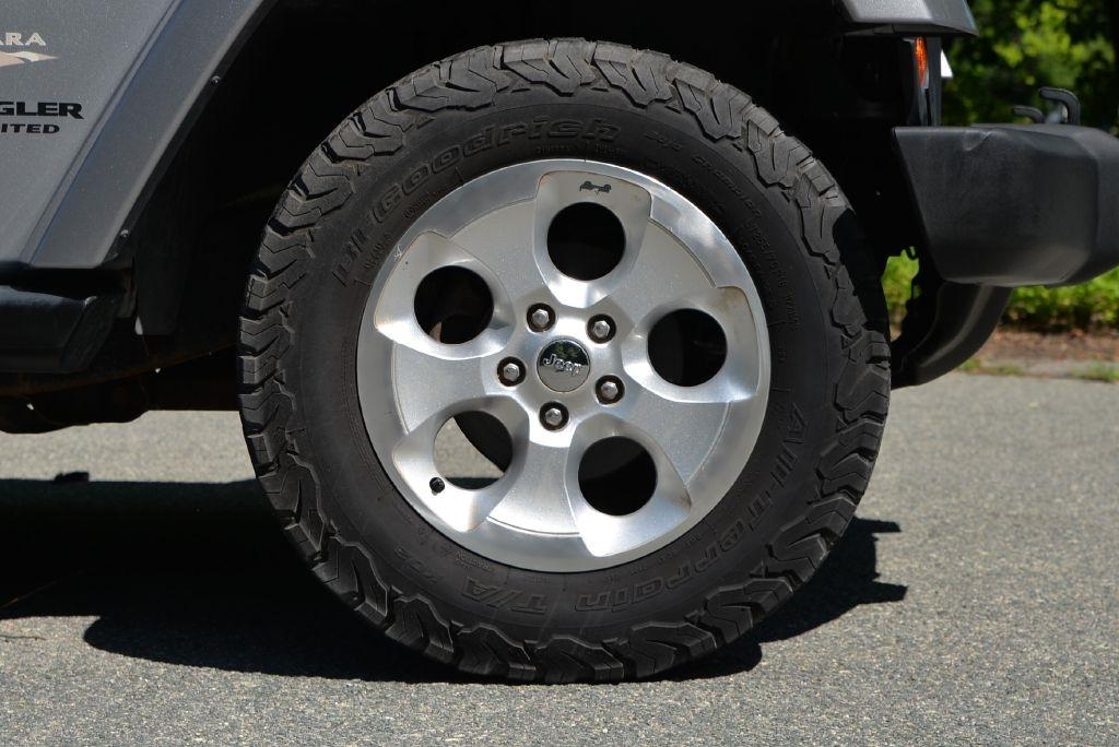 Jeep Wrangler Unlimited Sahara 4WD 2013