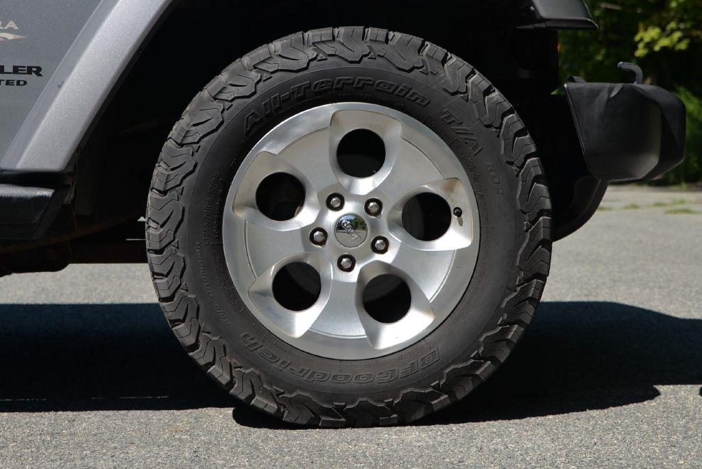 Jeep Wrangler Unlimited Sahara 4WD 2013