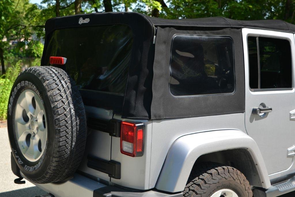 Jeep Wrangler Unlimited Sahara 4WD 2013
