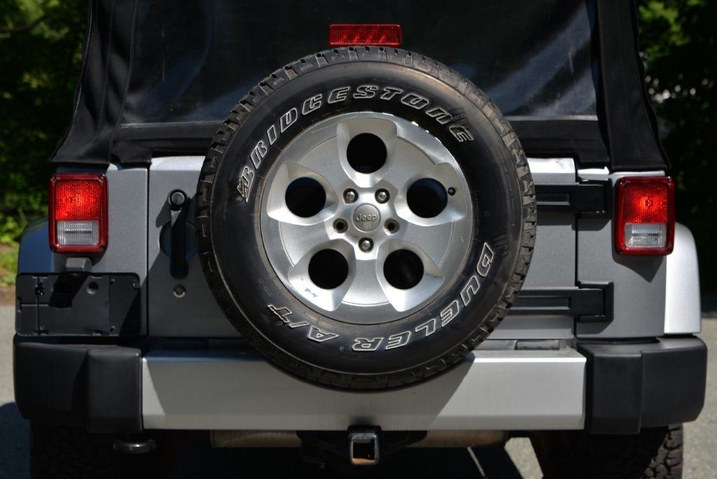 Jeep Wrangler Unlimited Sahara 4WD 2013