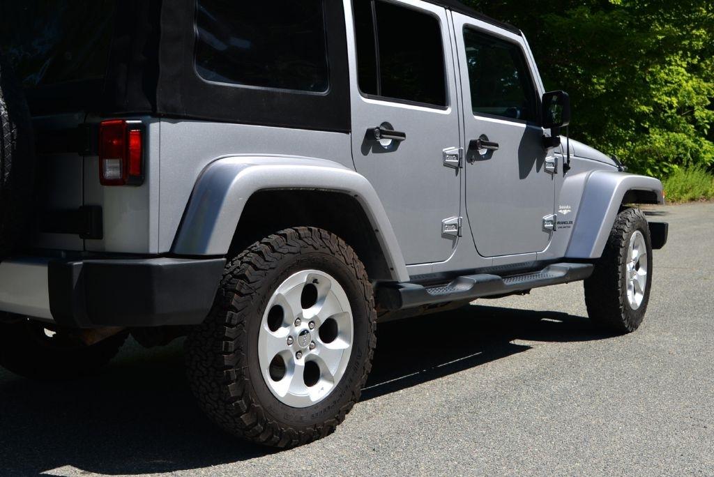 Jeep Wrangler Unlimited Sahara 4WD 2013