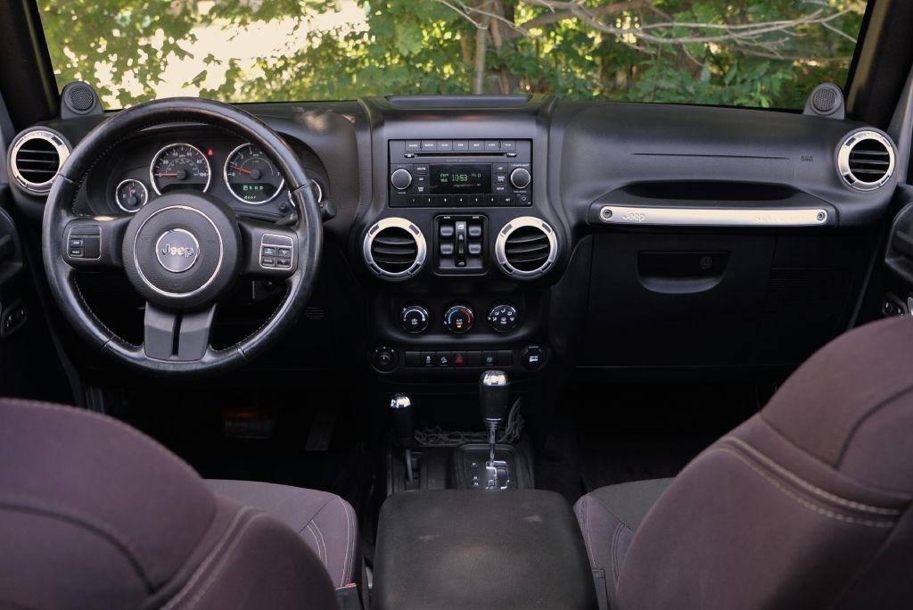 Jeep Wrangler Unlimited Sahara 4WD 2013