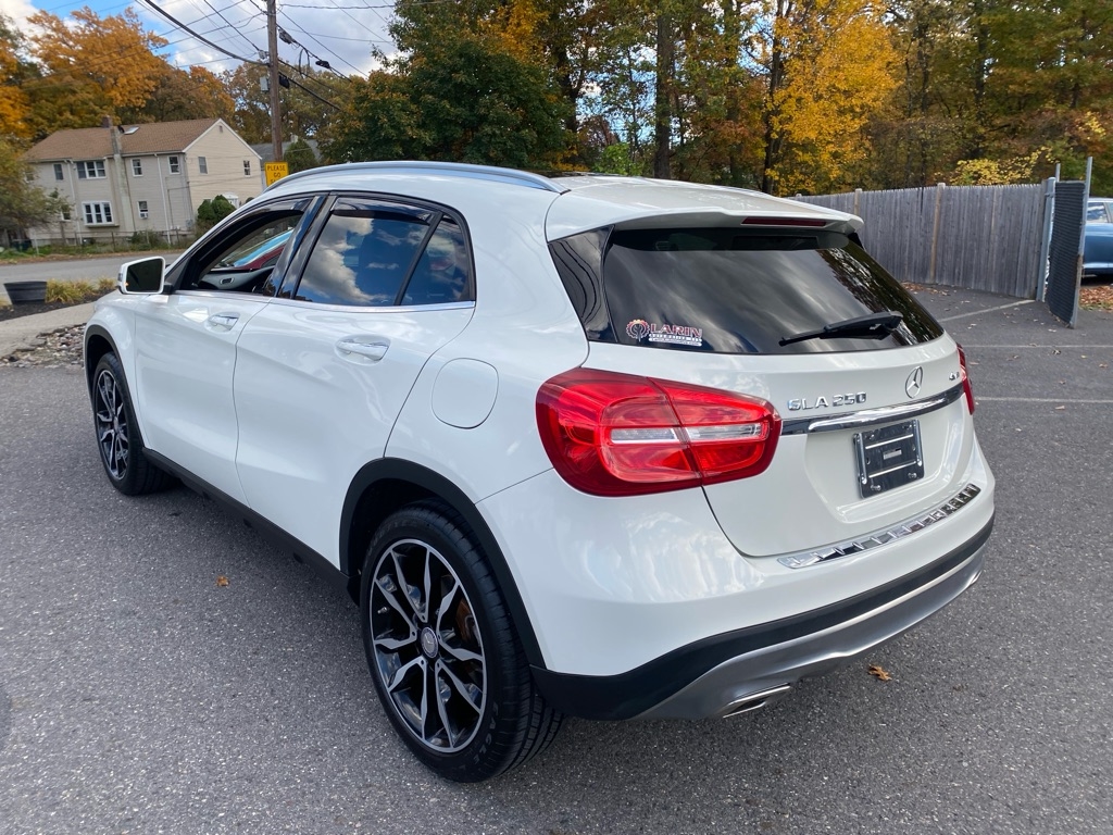 Mercedes-Benz GLA-Class GLA250 4MATIC 2016 Mercedes-Benz GLA-Class GLA250 4MATIC 2016