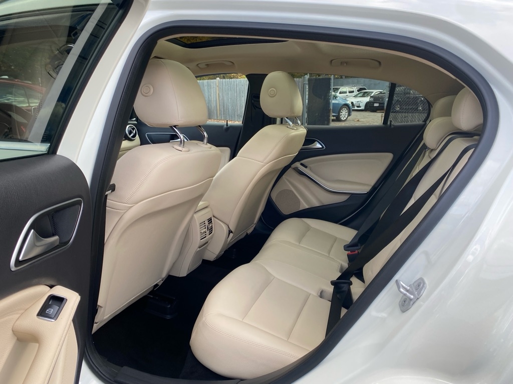 Mercedes-Benz GLA-Class GLA250 4MATIC 2016 Mercedes-Benz GLA-Class GLA250 4MATIC 2016