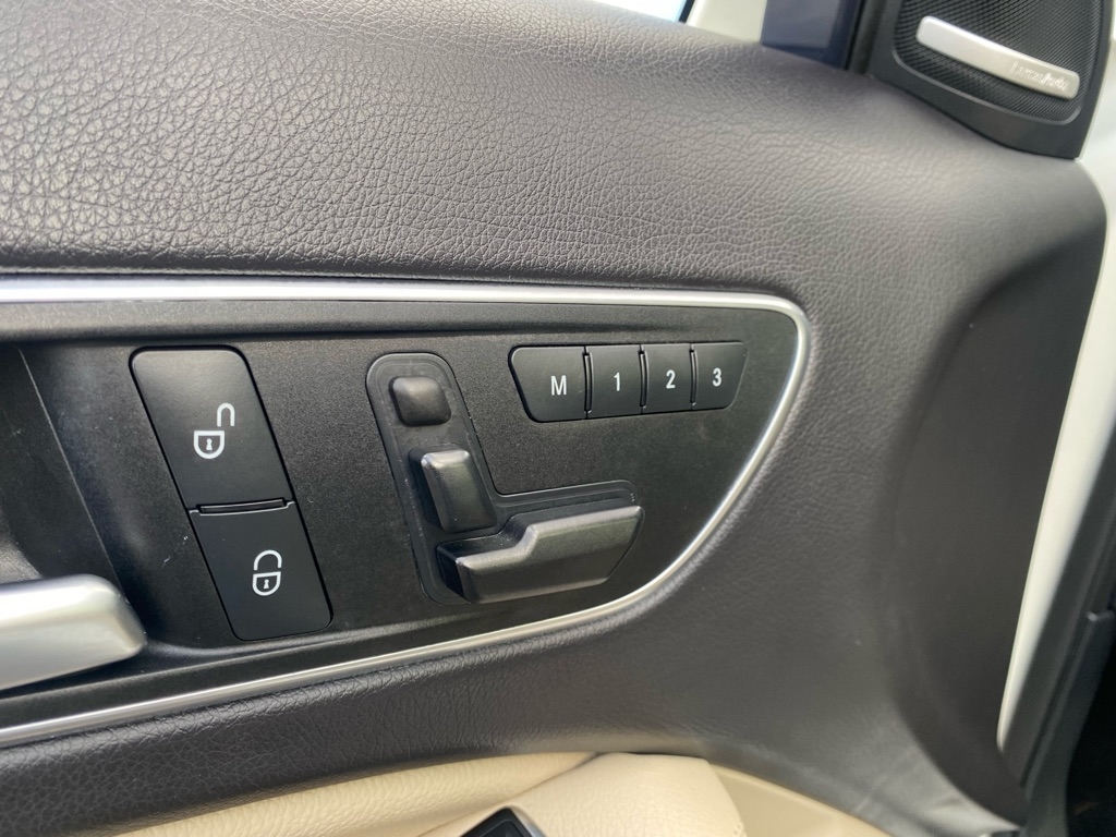 Mercedes-Benz GLA-Class GLA250 4MATIC 2016 Mercedes-Benz GLA-Class GLA250 4MATIC 2016