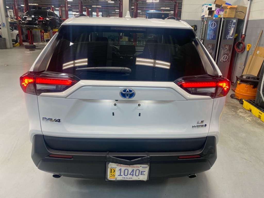 Toyota RAV4 Hybrid LE 2021