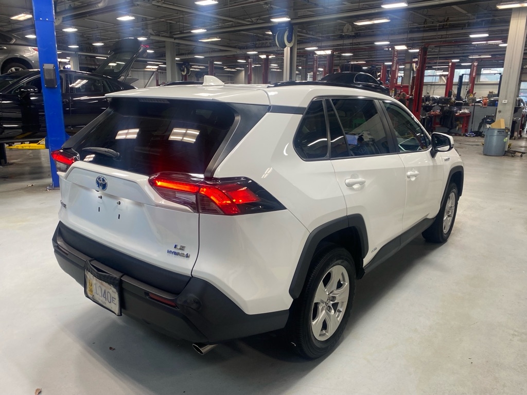 Toyota RAV4 Hybrid LE 2021