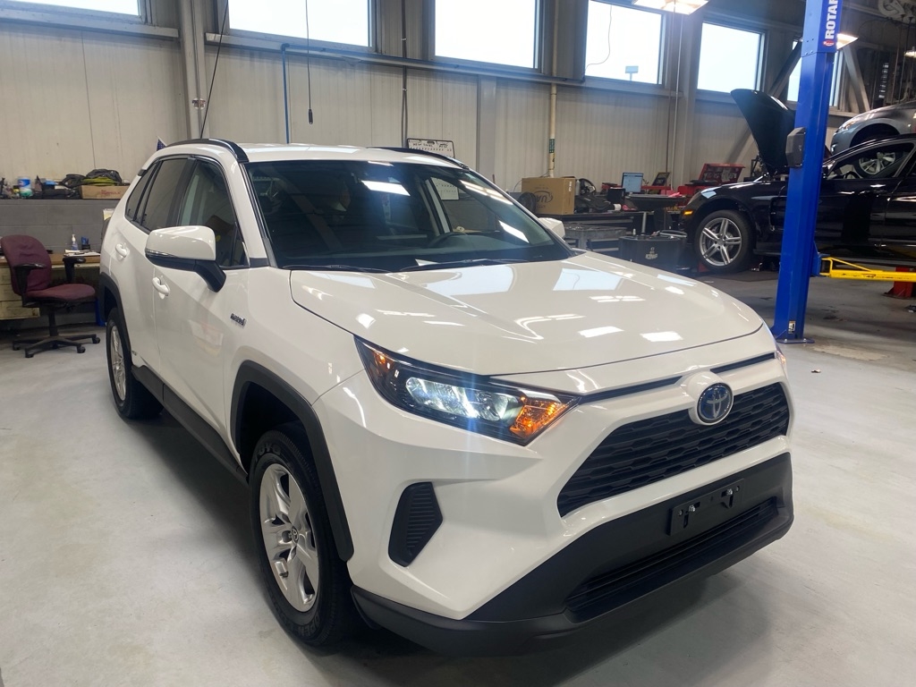 Toyota RAV4 Hybrid LE 2021