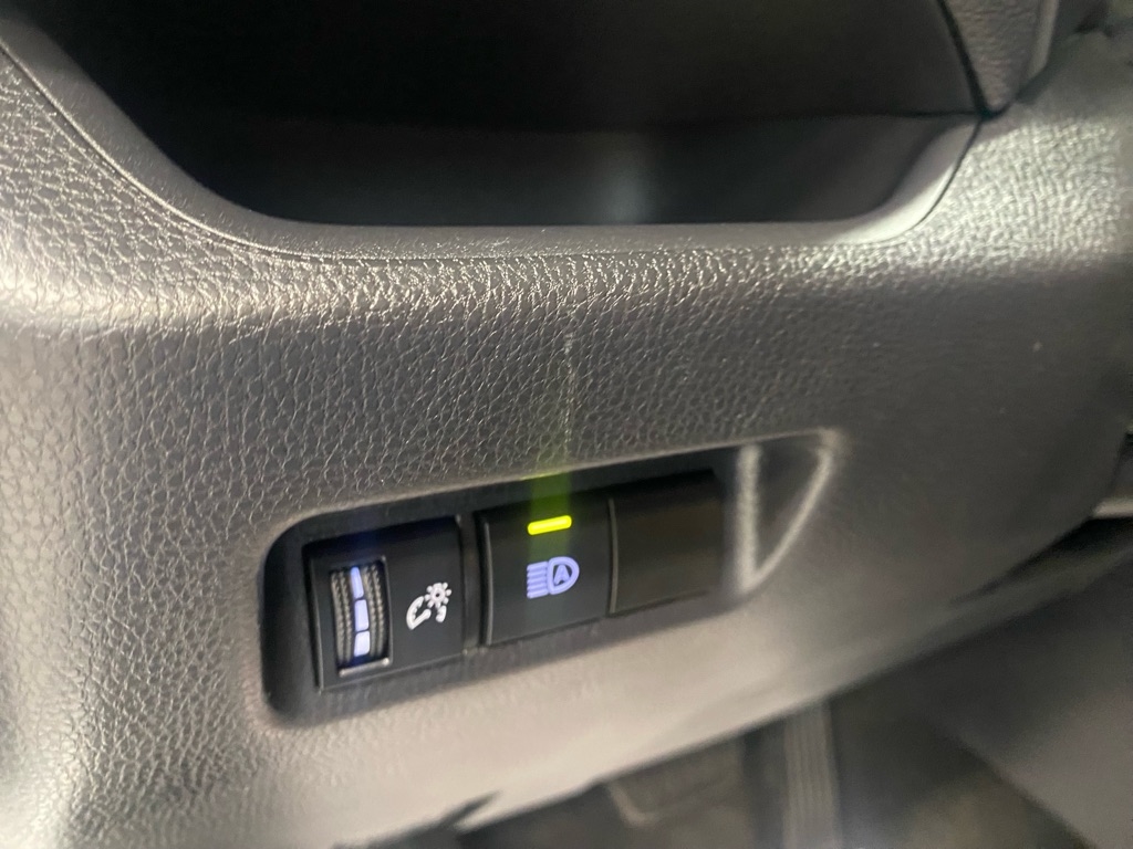 Toyota RAV4 Hybrid LE 2021