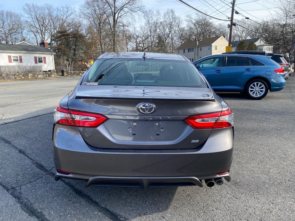 Toyota Camry SE 2019