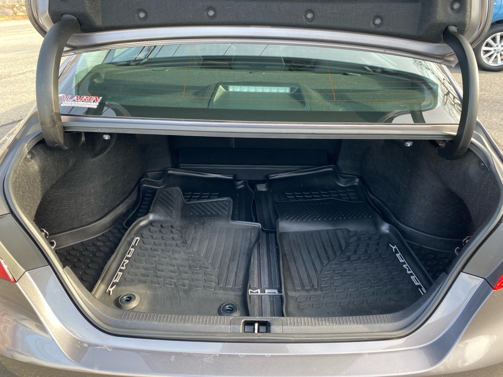 Toyota Camry SE 2019