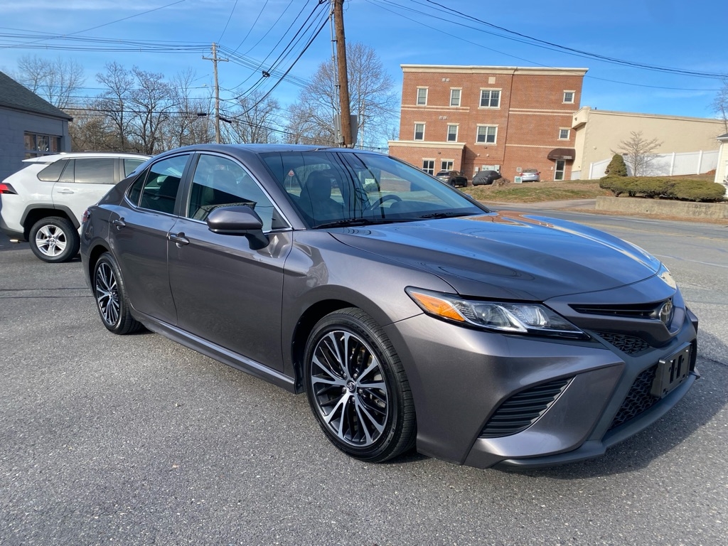 Toyota Camry SE 2019