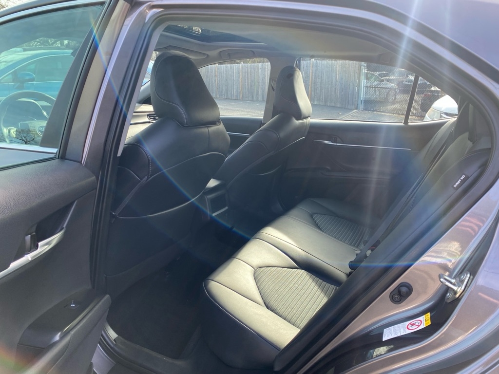 Toyota Camry SE 2019