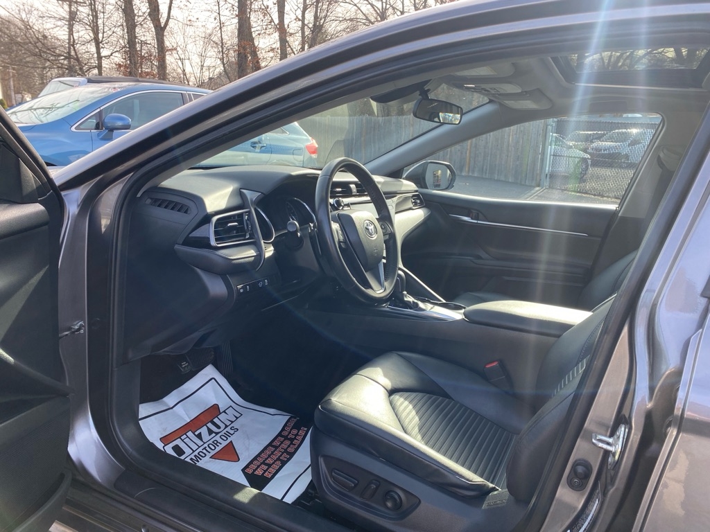 Toyota Camry SE 2019