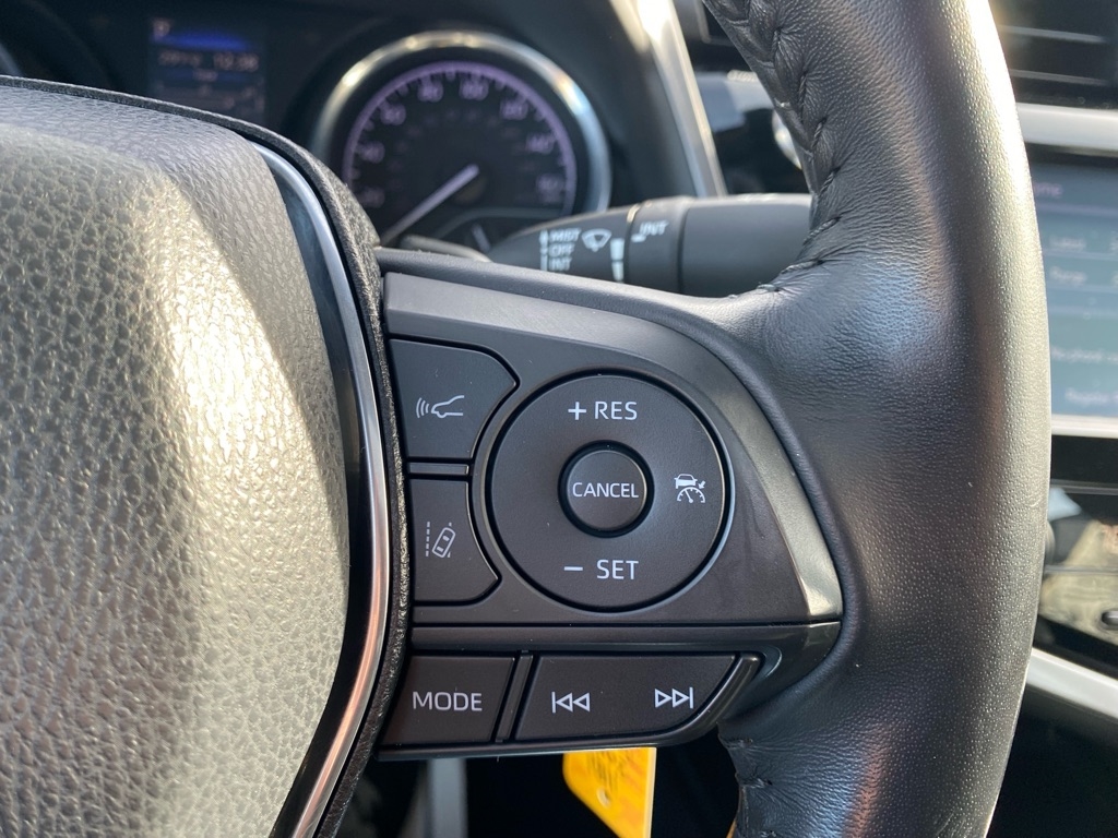 Toyota Camry SE 2019