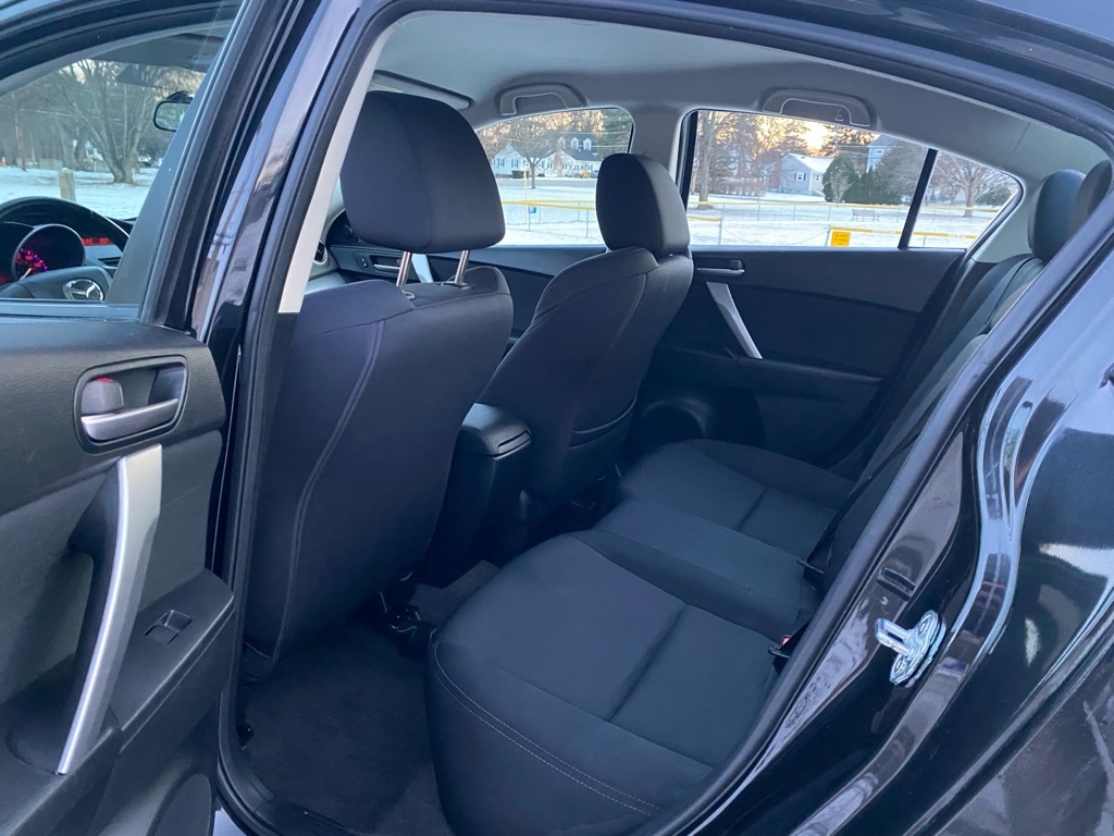 Mazda MAZDA3 s Sport 4-Door 2011