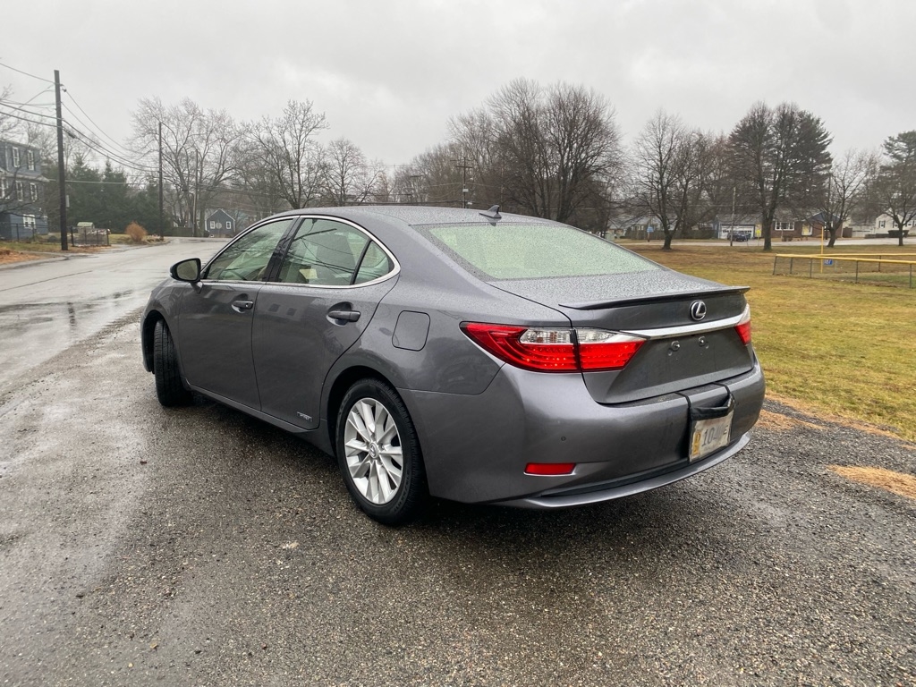 Lexus ES 300h Sedan 2014