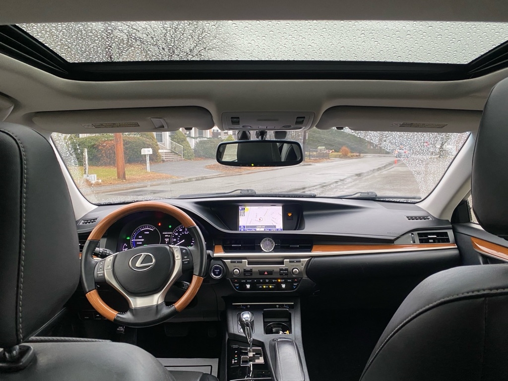 Lexus ES 300h Sedan 2014