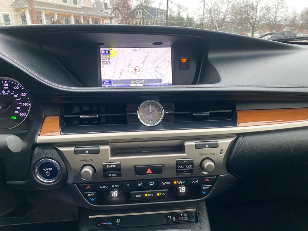 Lexus ES 300h Sedan 2014