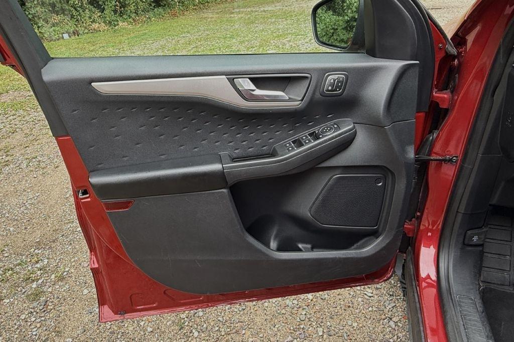 2020 Ford Escape SEL - Photo 27