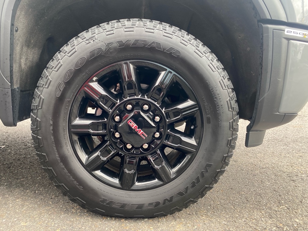 GMC Sierra 2500HD AT4 Crew Cab 4WD 2024