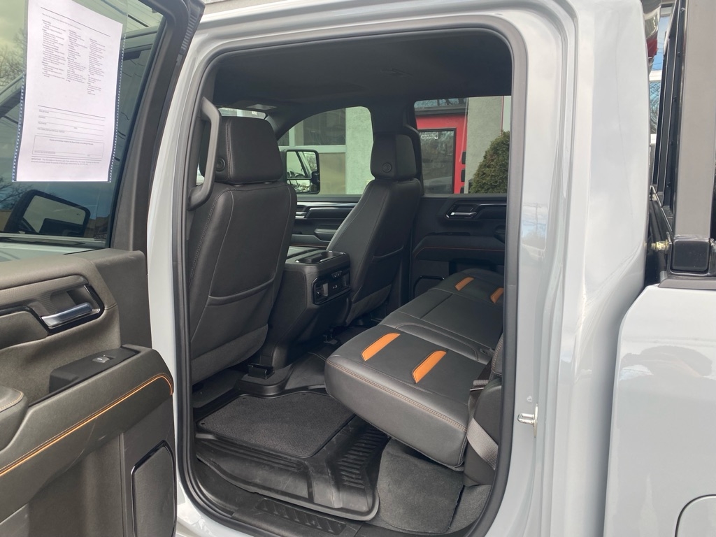 GMC Sierra 2500HD AT4 Crew Cab 4WD 2024