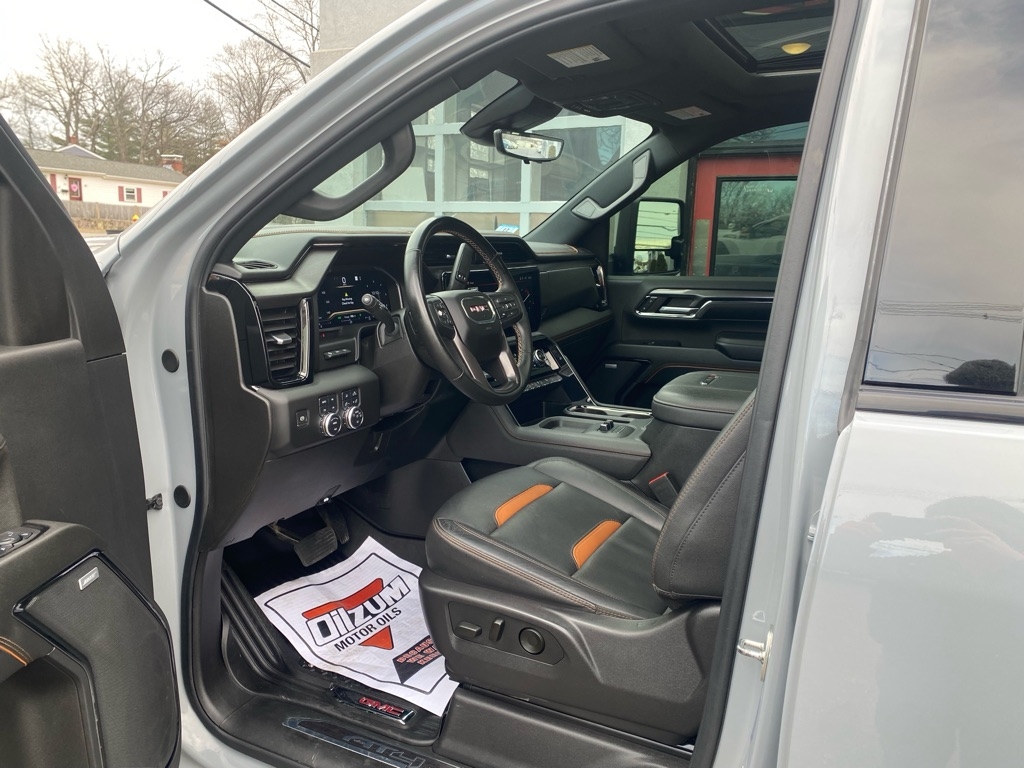 GMC Sierra 2500HD AT4 Crew Cab 4WD 2024