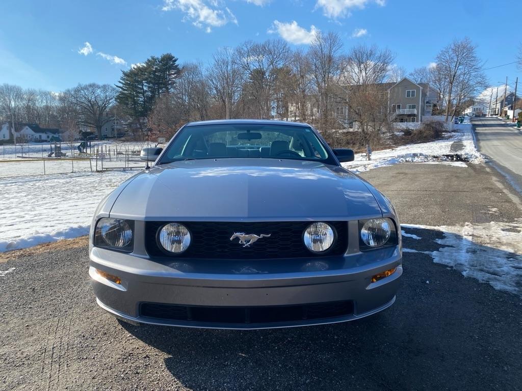 Ford Mustang GT Deluxe Coupe 2006