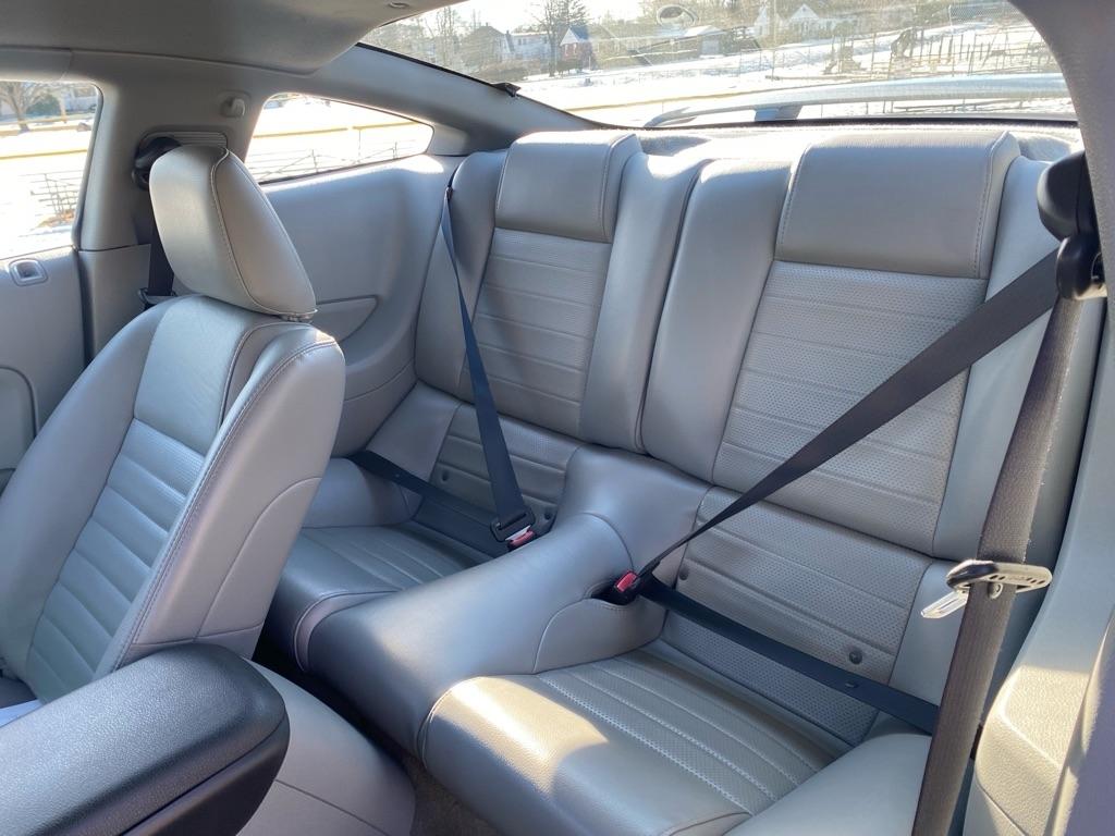 Ford Mustang GT Deluxe Coupe 2006