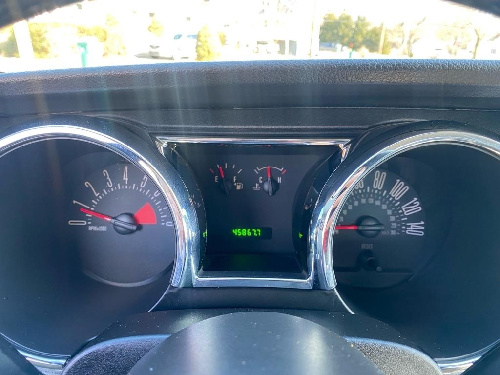 Ford Mustang GT Deluxe Coupe 2006