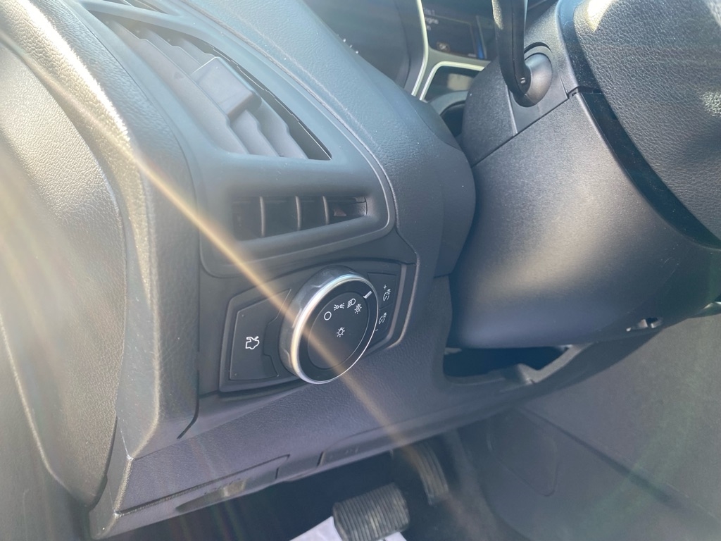 Ford Focus SE Sedan 2018