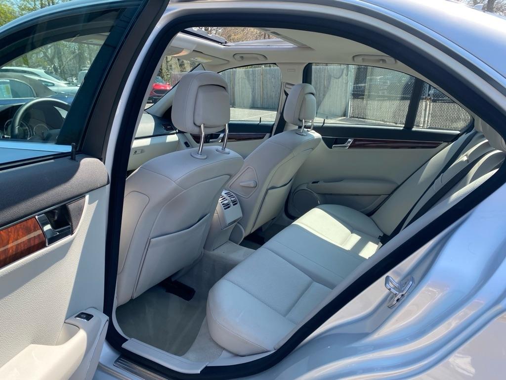 Mercedes-Benz C-Class C300 4MATIC Luxury Sedan 2009