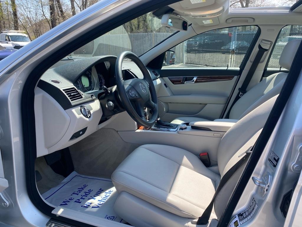 Mercedes-Benz C-Class C300 4MATIC Luxury Sedan 2009
