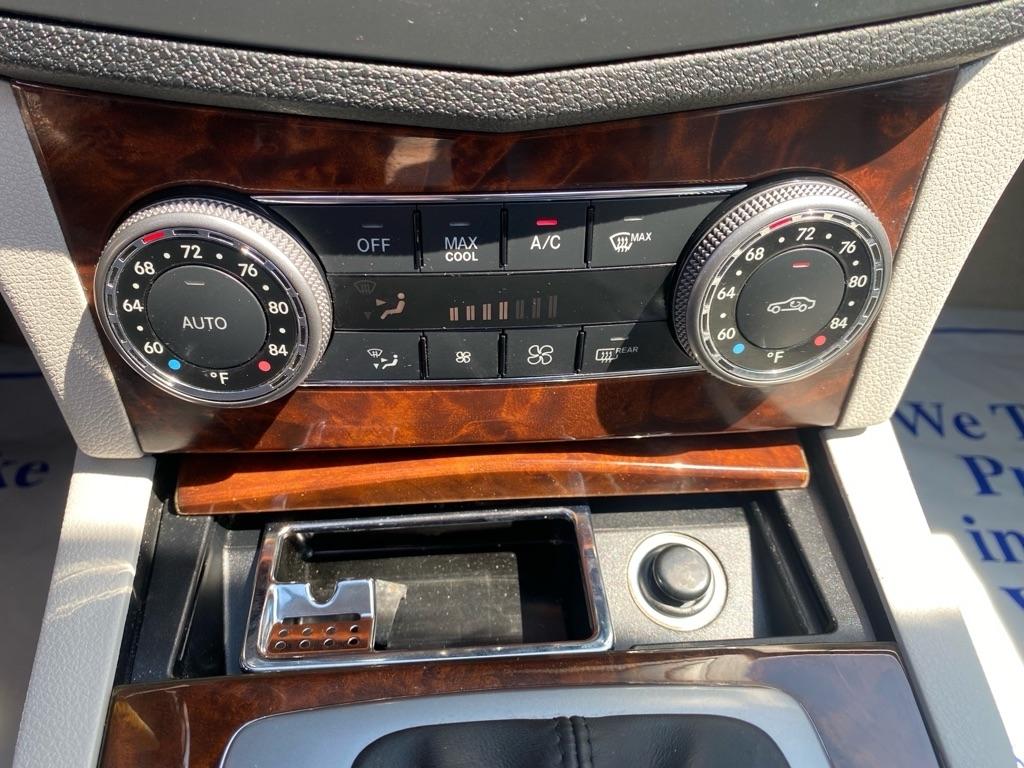 Mercedes-Benz C-Class C300 4MATIC Luxury Sedan 2009